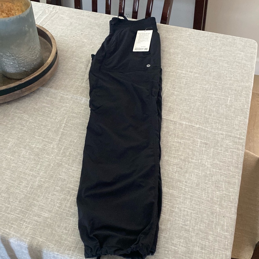 Lululemon Dance Studio MR Pant brand new size 6.